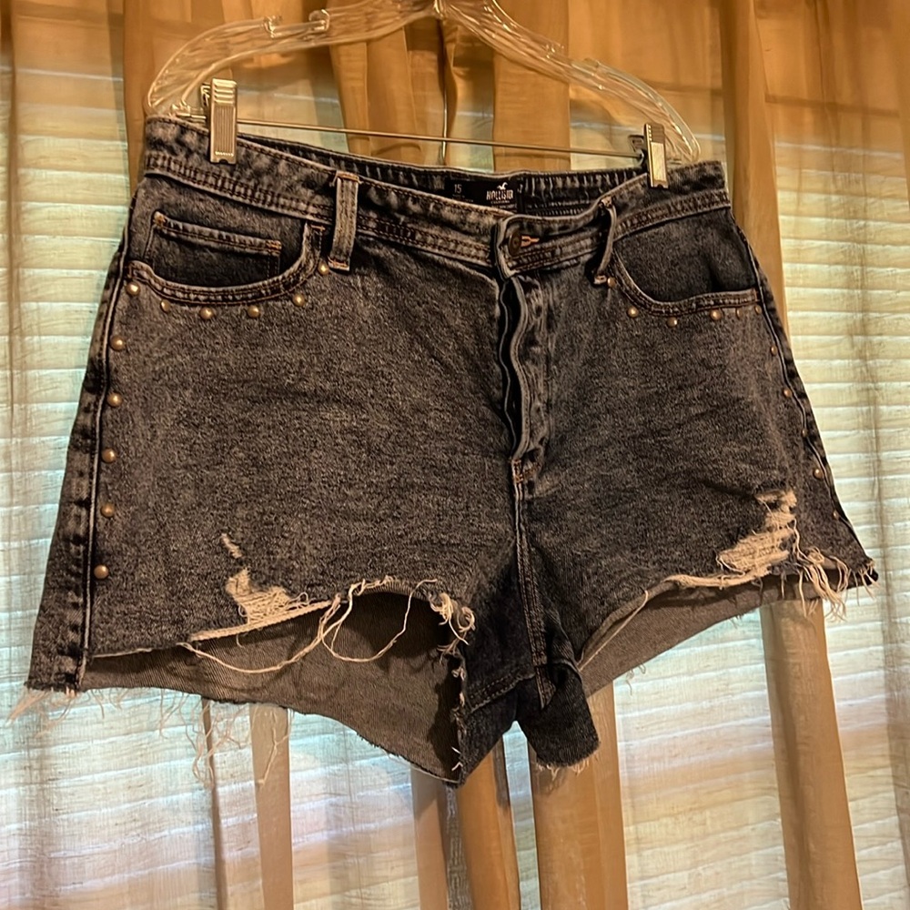 Hollister high rise mom short.
